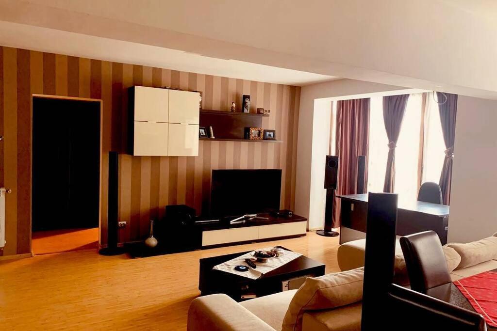 Cozy 2 Rooms Apartment Close To City Center Бухарест Екстер'єр фото